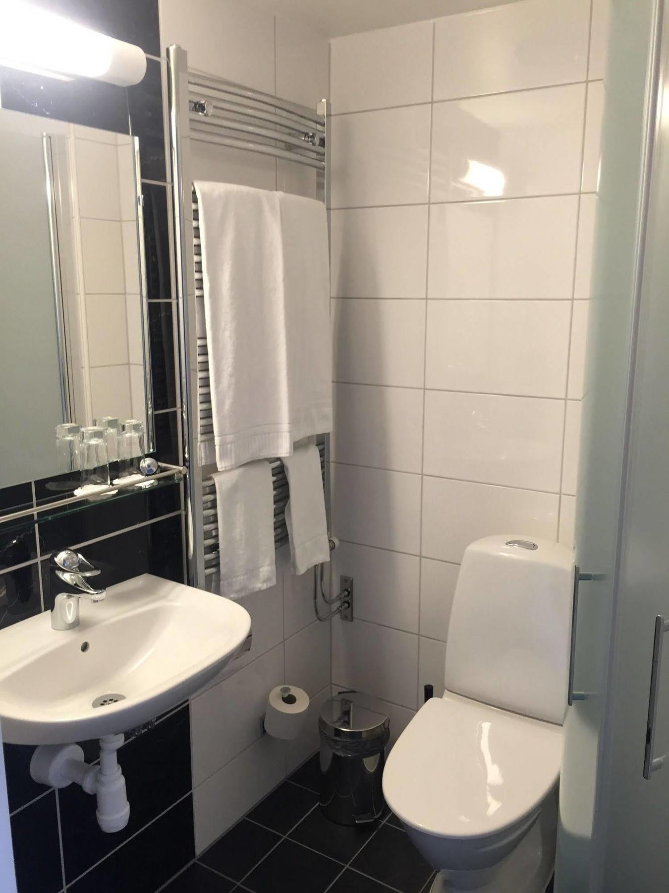 הולטספרד Hotell Hulingen מראה חיצוני תמונה